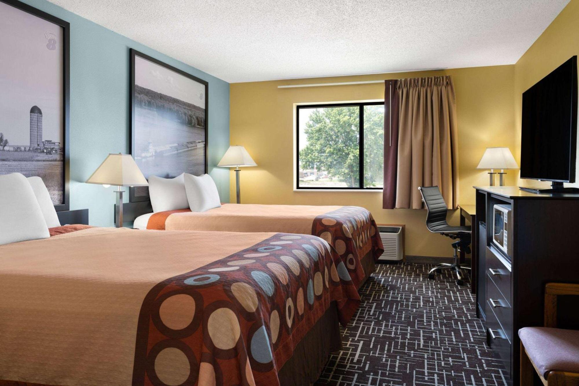 Super 8 By Wyndham Dyersville Exterior foto