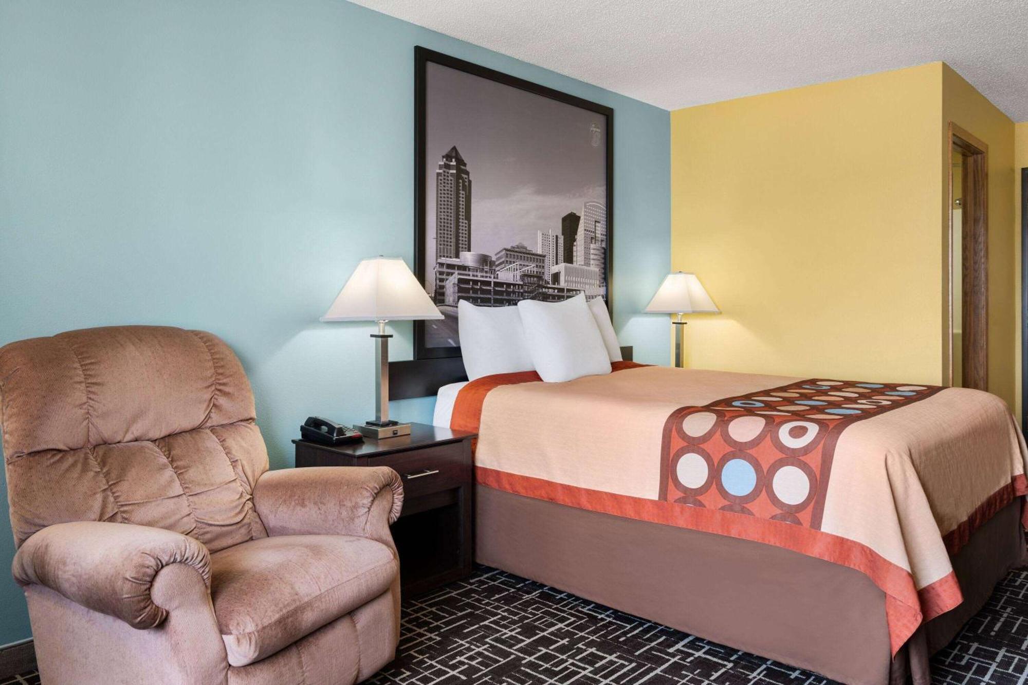 Super 8 By Wyndham Dyersville Exterior foto