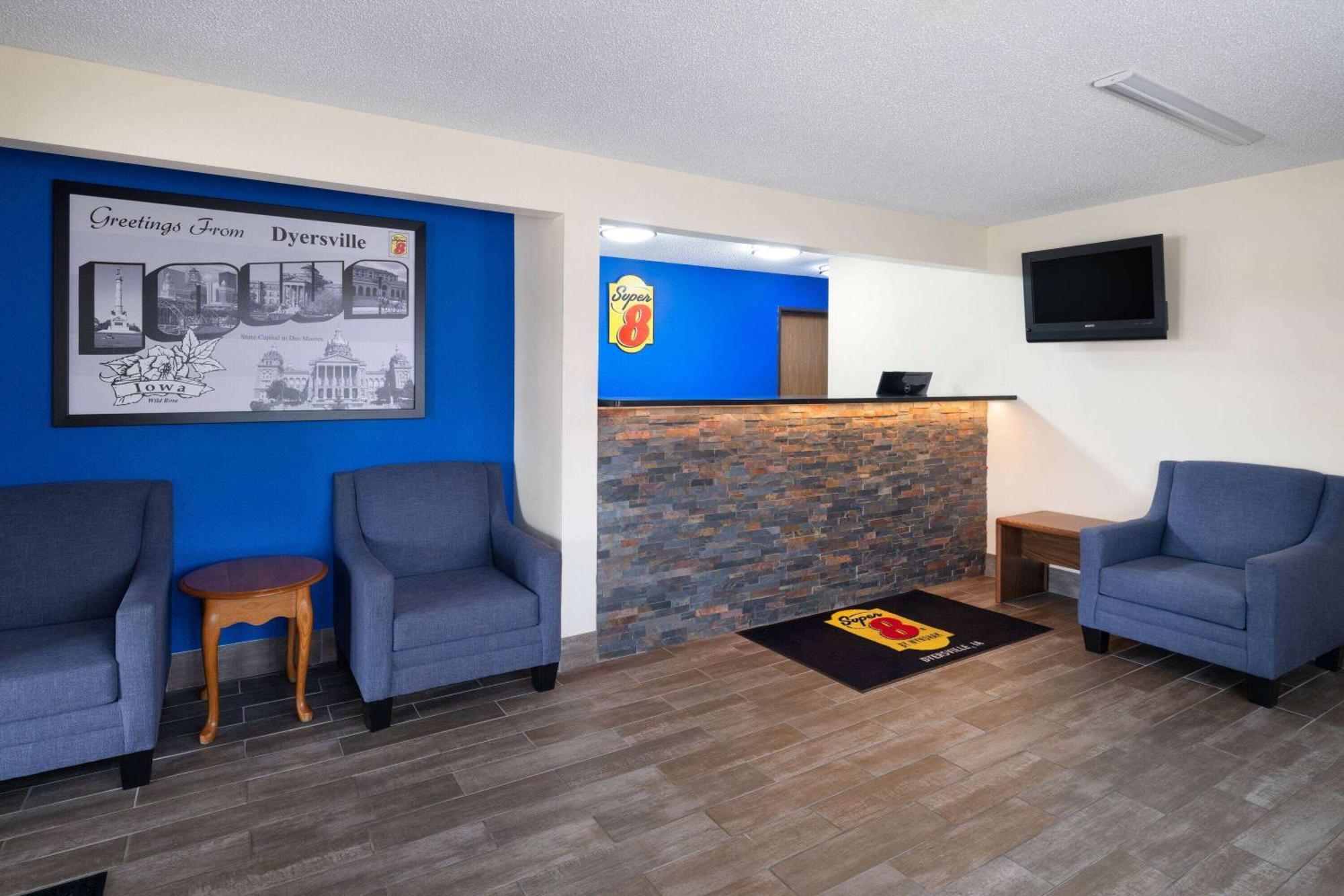 Super 8 By Wyndham Dyersville Exterior foto