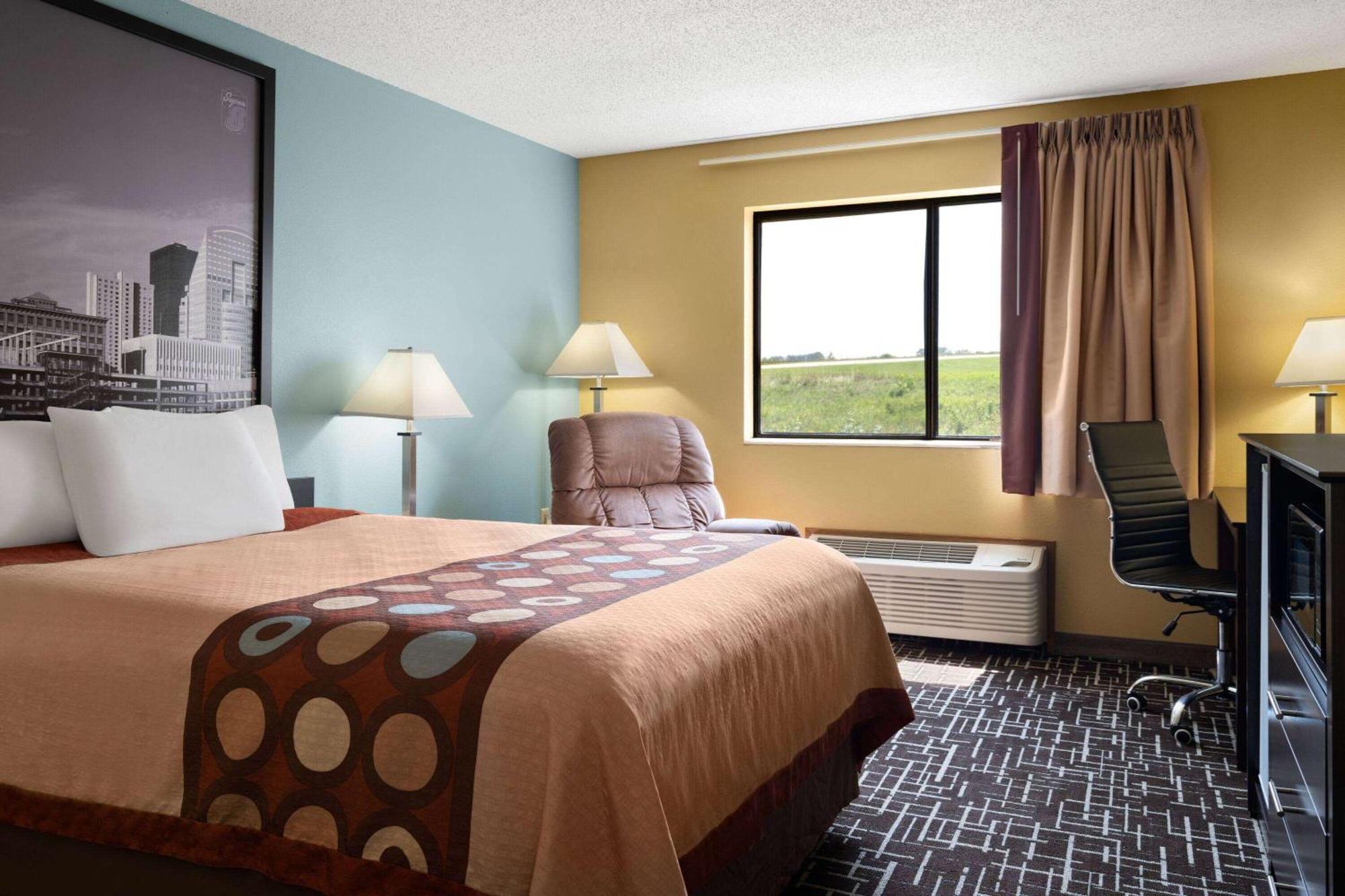 Super 8 By Wyndham Dyersville Exterior foto